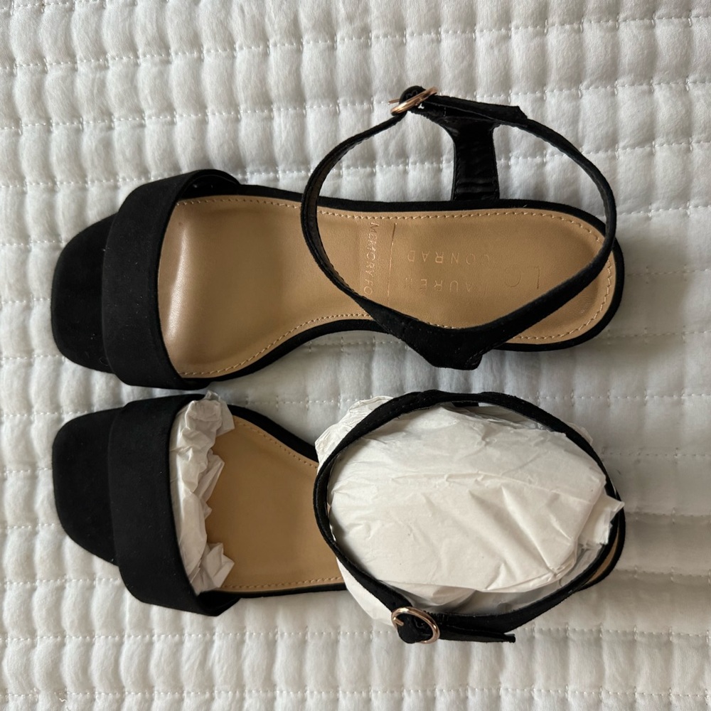 Lauren Conrad black sandals size 5